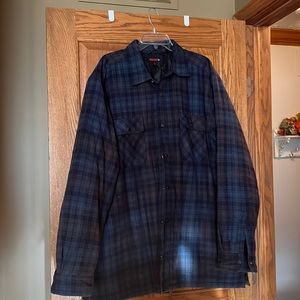 Thermal lined flannel grey plaid in great condition.